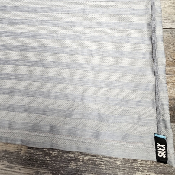 Saxx DropTemp Cooling Mesh Gray Striped tshirt Men's XXL athletic - Picture 3 of 4